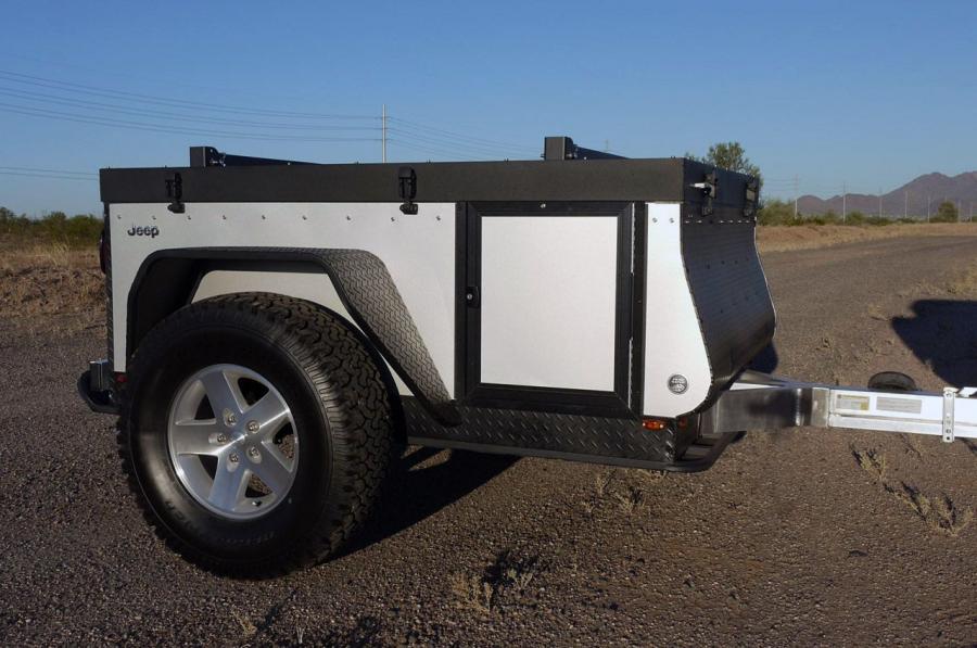  Jeep Extreme Trail Edition Camper 2011 года  (фото 7 из 36)
